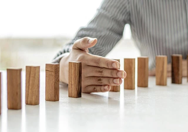 Early risk control helps prevent one disruption from affecting the entire supply chain.